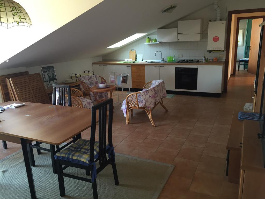 Ferienwohnung Mansarda Mare Altidona Zimmer foto